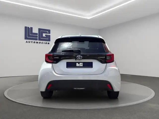 Toyota Yaris view 4
