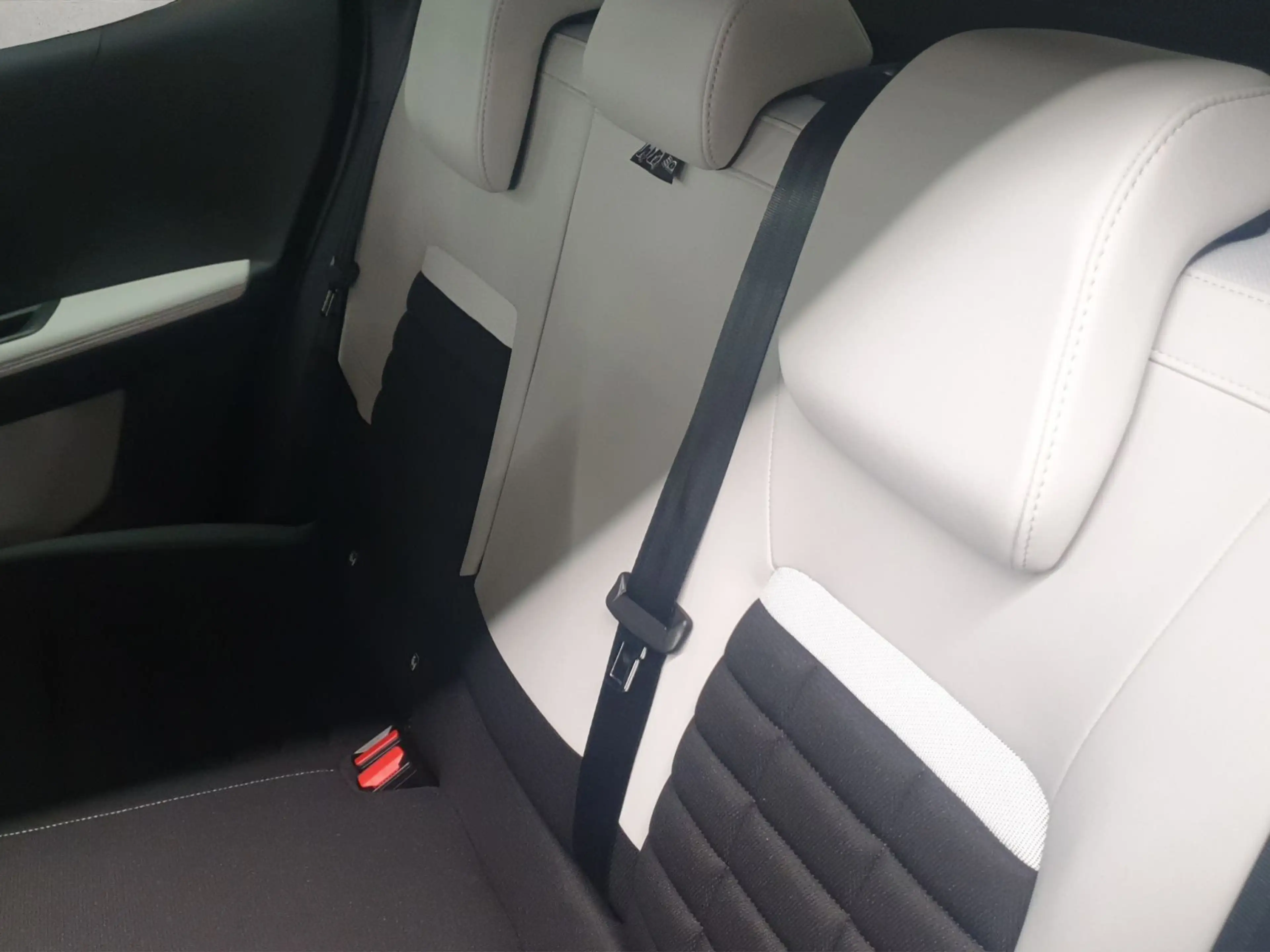 Citroen C3 Aircross Mild-Hybrid Max+ Winter Paket — photo 12