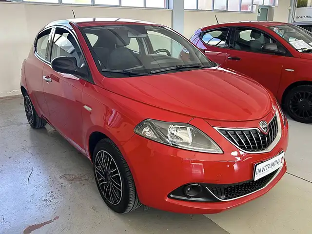 Lancia Ypsilon 1.0 firefly 5 porte s&s hybrid Ecochic Silver