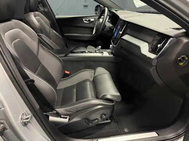 Volvo XC60 view 12