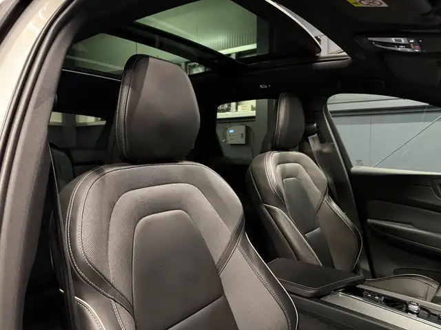 Volvo XC60 view 11