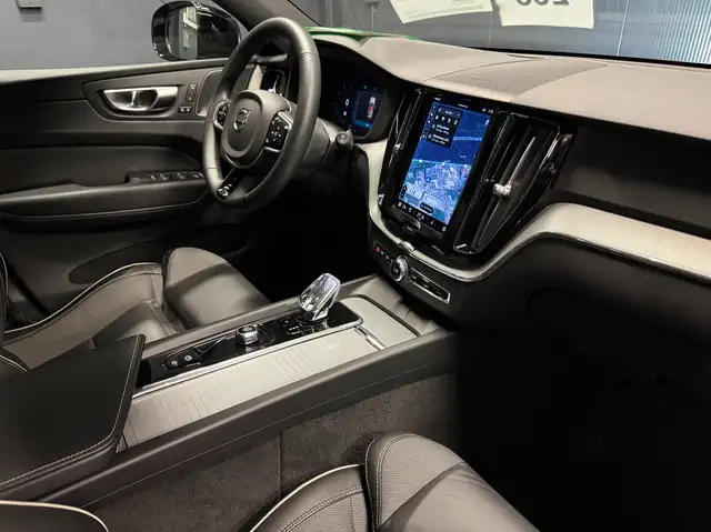Volvo XC60 view 14