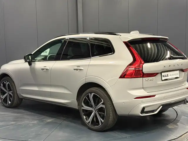 Volvo XC60 view 4
