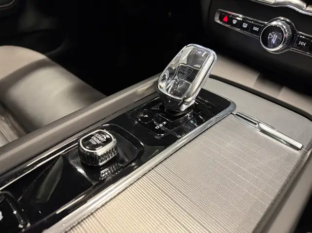 Volvo XC60 view 15