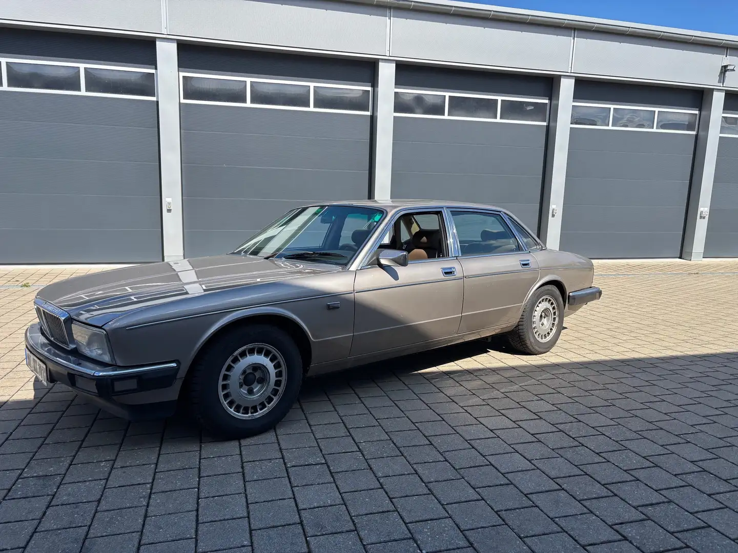 Daimler 3,5 l  145 kW Beige - 1
