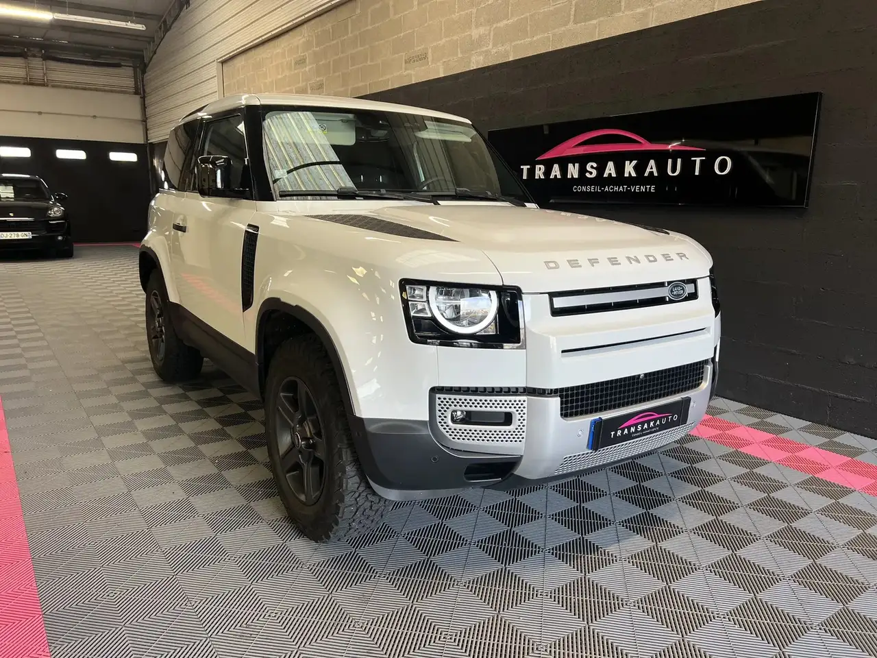 Land Rover Defender
