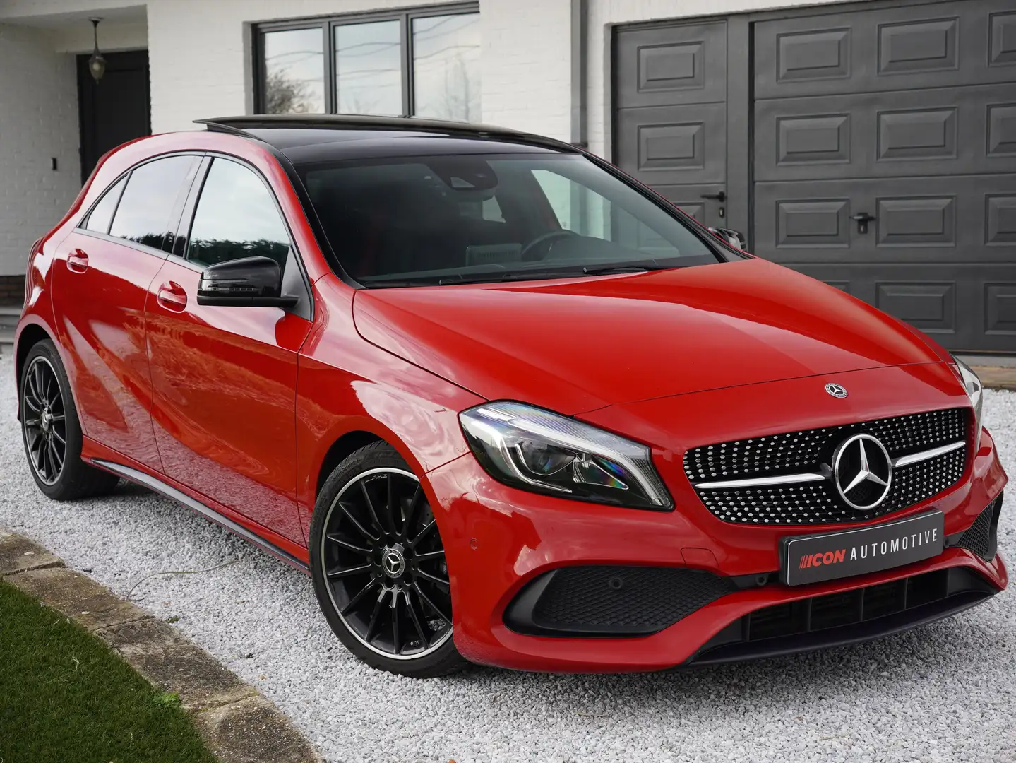 Mercedes-Benz A 220 4Matic 7G-DCT AMG Line - LED / PANO / FULL OPTION Rood - 1