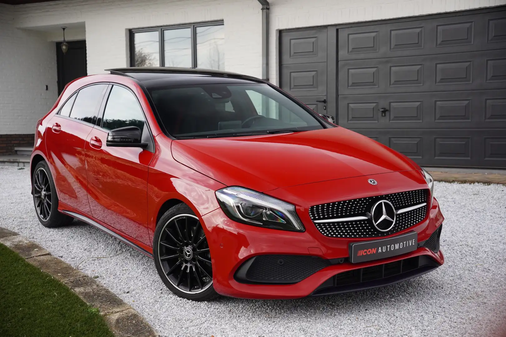 Mercedes-Benz A 220 4Matic 7G-DCT AMG Line - LED / PANO / FULL OPTION Piros - 2