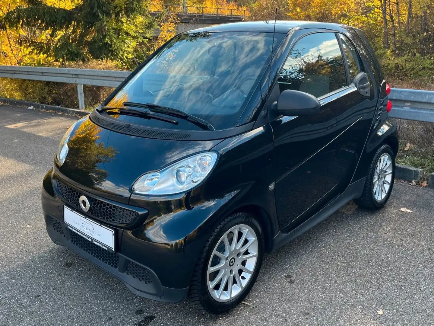 smart forTwo Pure mhd ALU*KLIMA*NAVI*SCHECKH*SERVO*TÜV Noir - 1