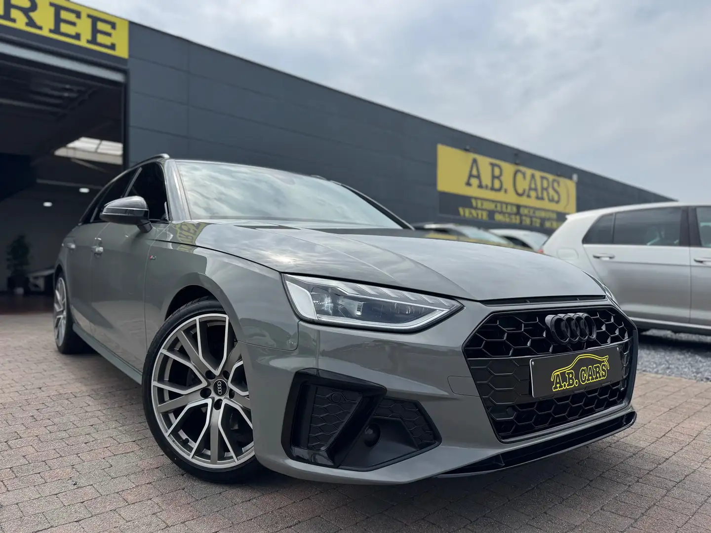 Audi A4 Avant S line Compétition*AUTOMATIQUE*TVA* Grey - 1