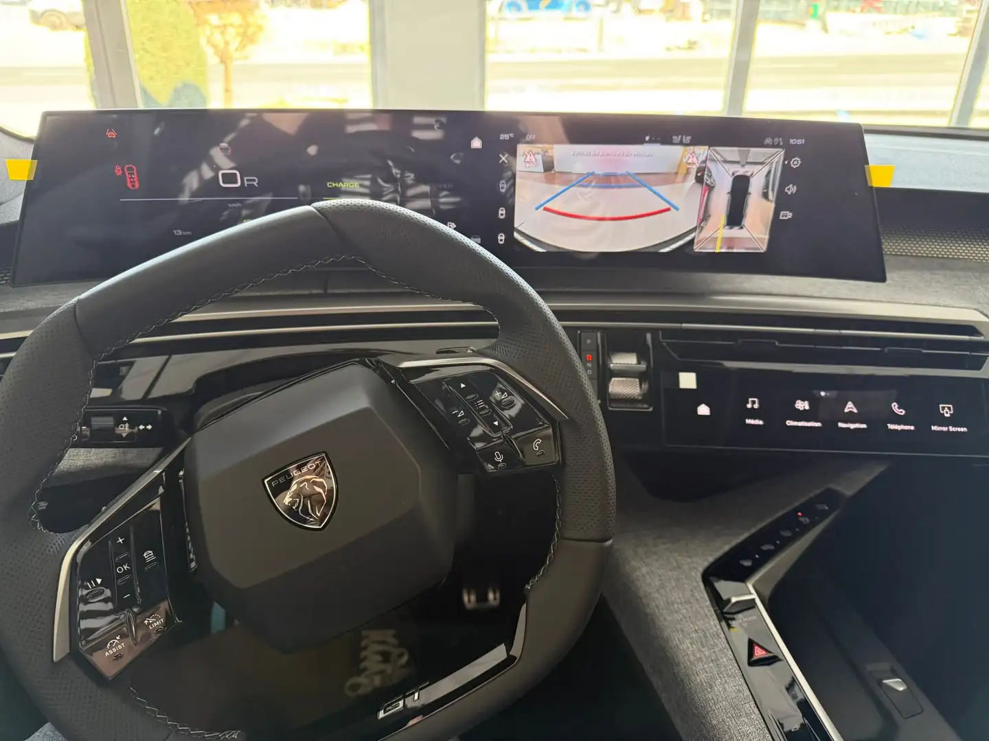 Peugeot 3008 Hybrid 145 GT Weiß - 2