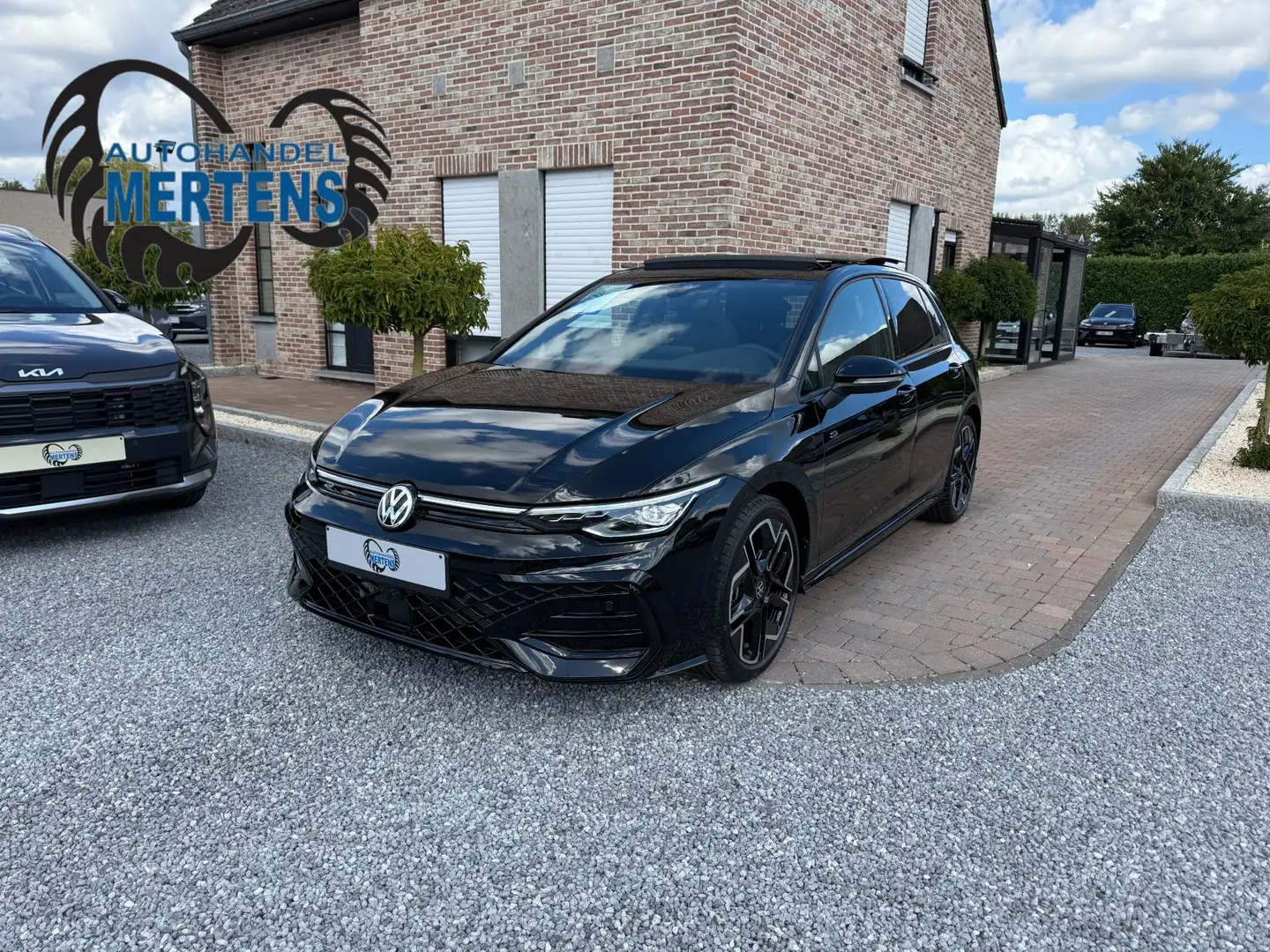 Volkswagen Golf VIII 1.5 eTSI 150PK DSG R-Line PANO NIEUW 0KM Nero - 1