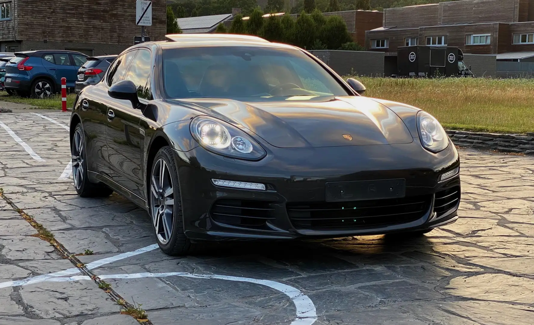Porsche Panamera 3.0d Xenon/Luchtvering/Schuifdak/Chrono/20" Grijs - 2