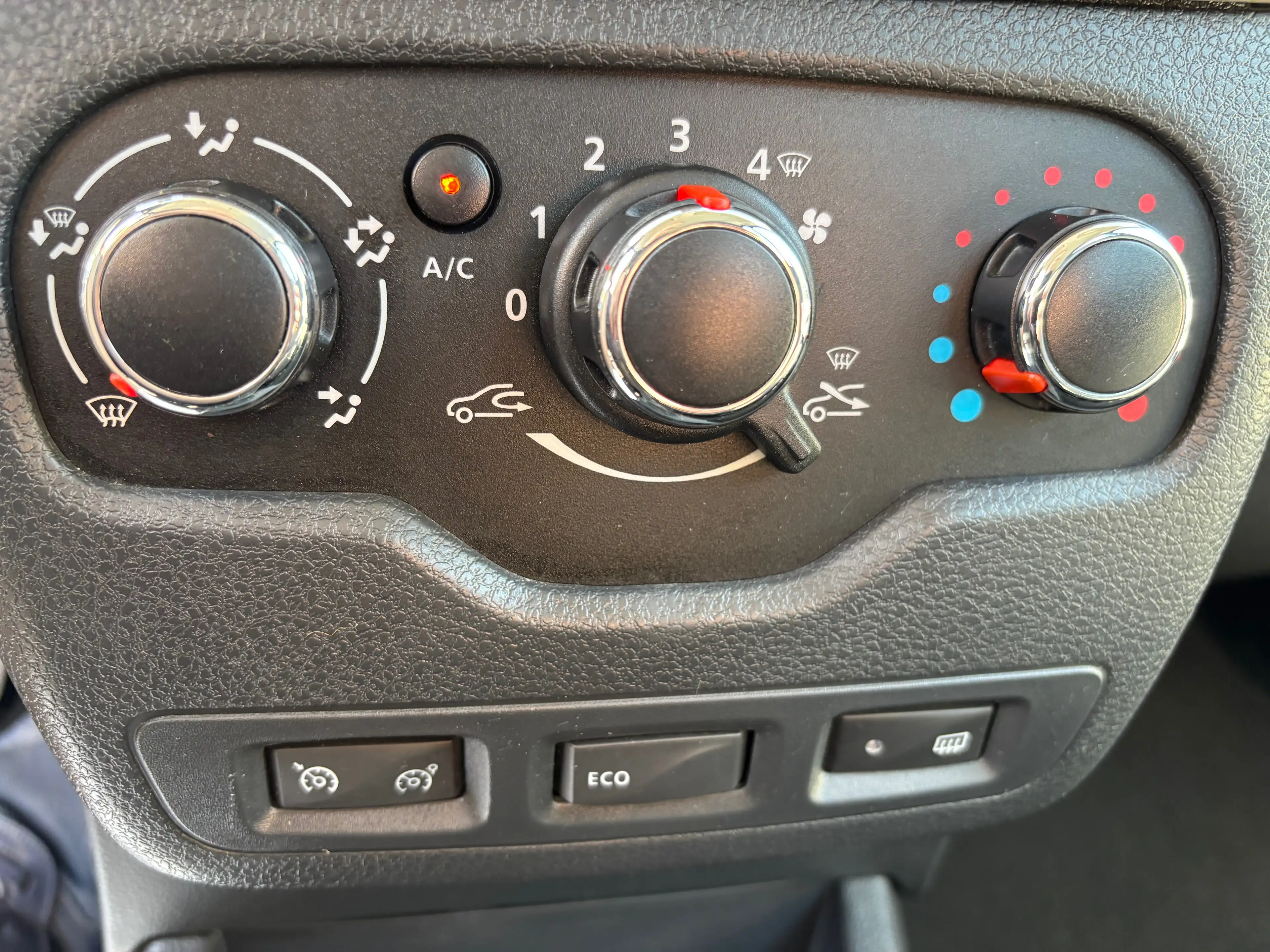 Dacia Lodgy Lodgy 1.6i  *****7 PLACES***** — photo 14