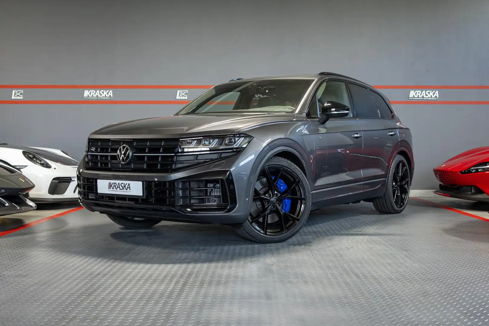 Volkswagen Touareg 3.0 TSI eHybrid 4M IQ. PANO DYNAUDIO ABT Grau - 1