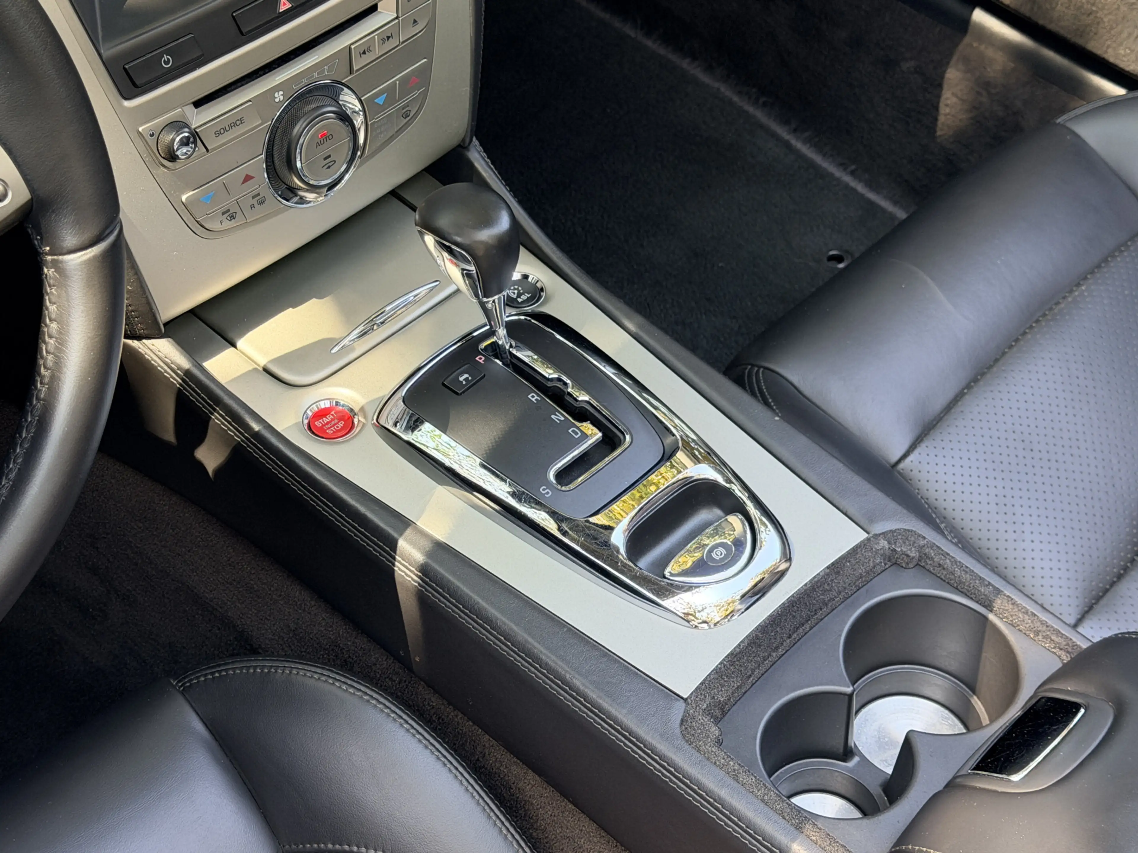 Jaguar XK 3.5 V8 Convertible / 13 YEAR OWNERSHIP / EXCELLENT — photo 5