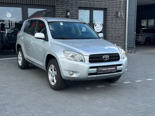 Toyota RAV 4 Executive 4x4 *Automatik*Klima*AHK*PDC*