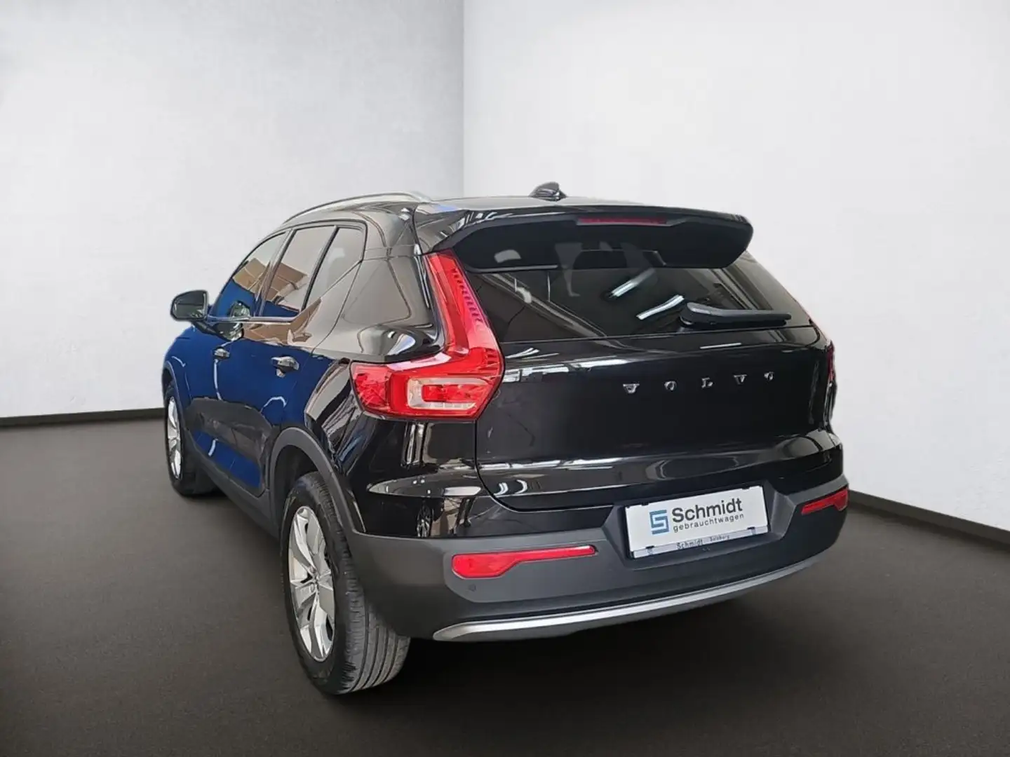 Volvo XC40 D3 Momentum Pro AWD Geartronic Schwarz - 2