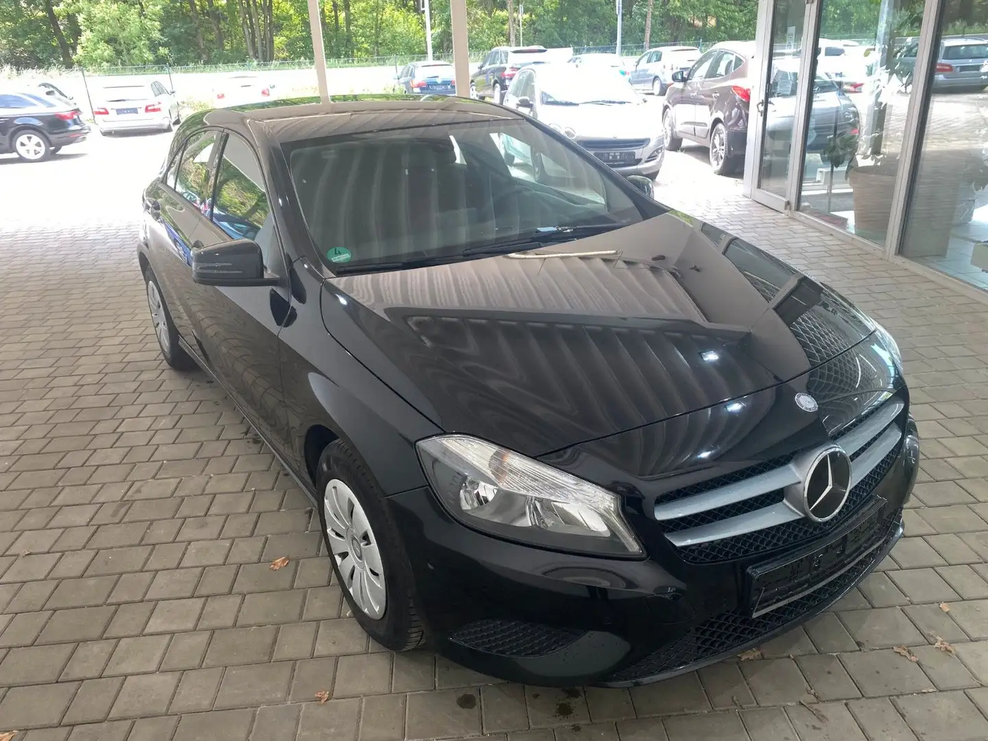 Mercedes-Benz A 180 A -Klasse A 180 CDI / d BlueEfficiency NAVI Schwarz - 1