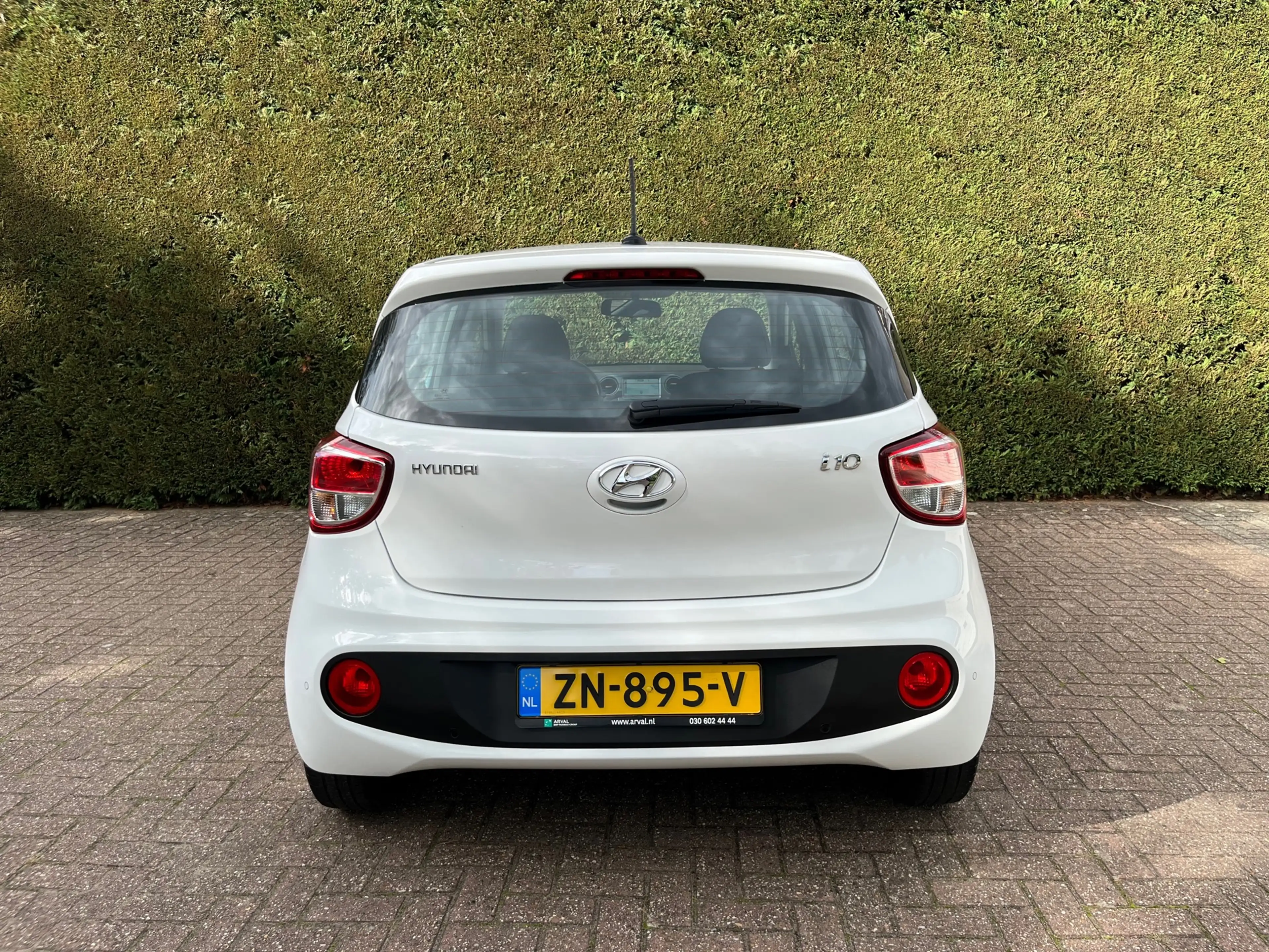 Hyundai i10 1.0i Comfort, Apple carplay, cruise, pdc, navi , e — photo 5