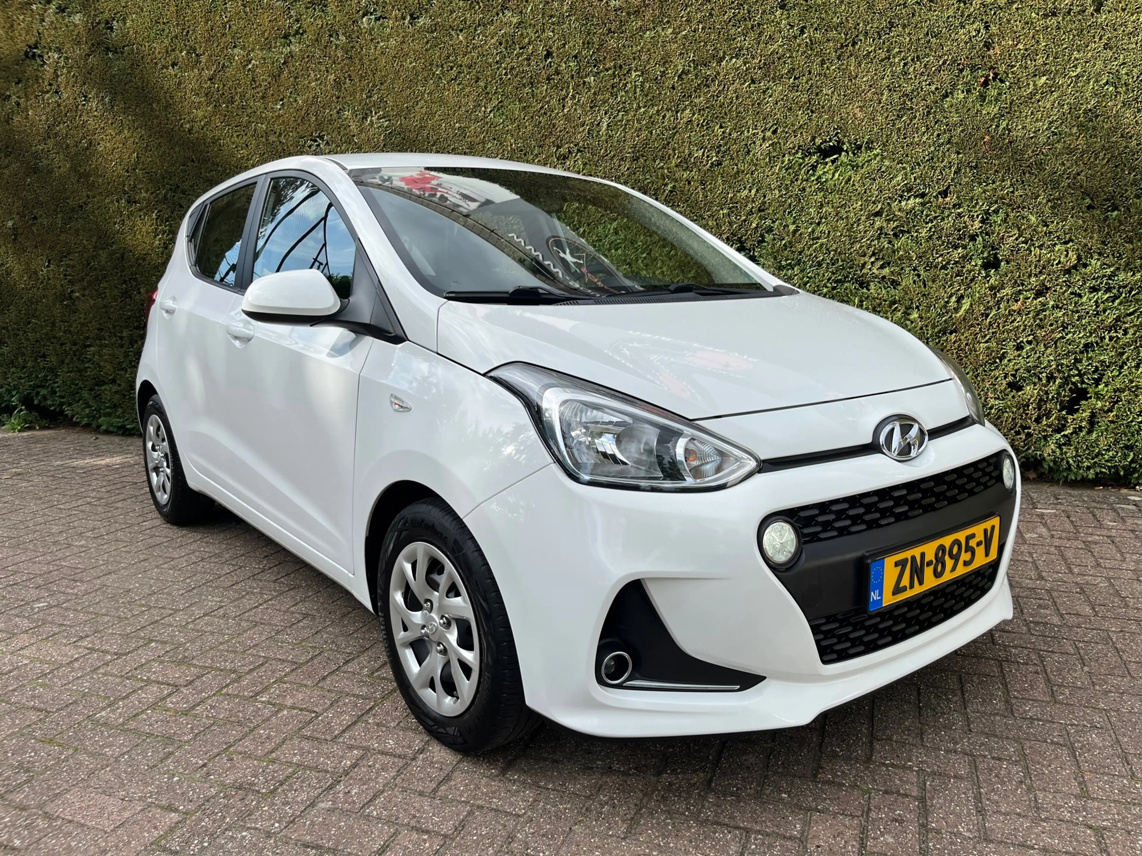 Hyundai i10 1.0i Comfort, Apple carplay, cruise, pdc, navi , e — photo 2