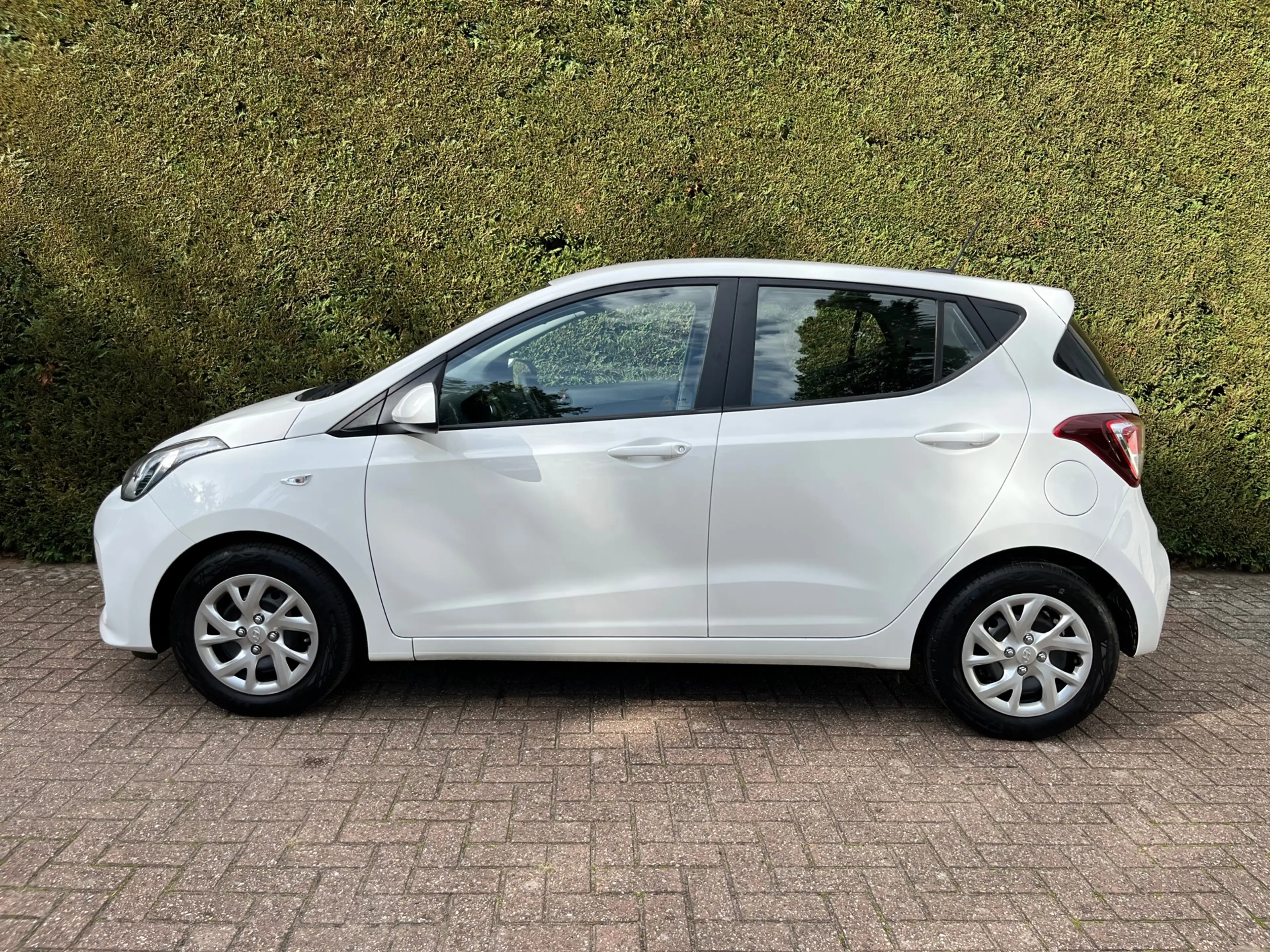 Hyundai i10 1.0i Comfort, Apple carplay, cruise, pdc, navi , e — photo 6