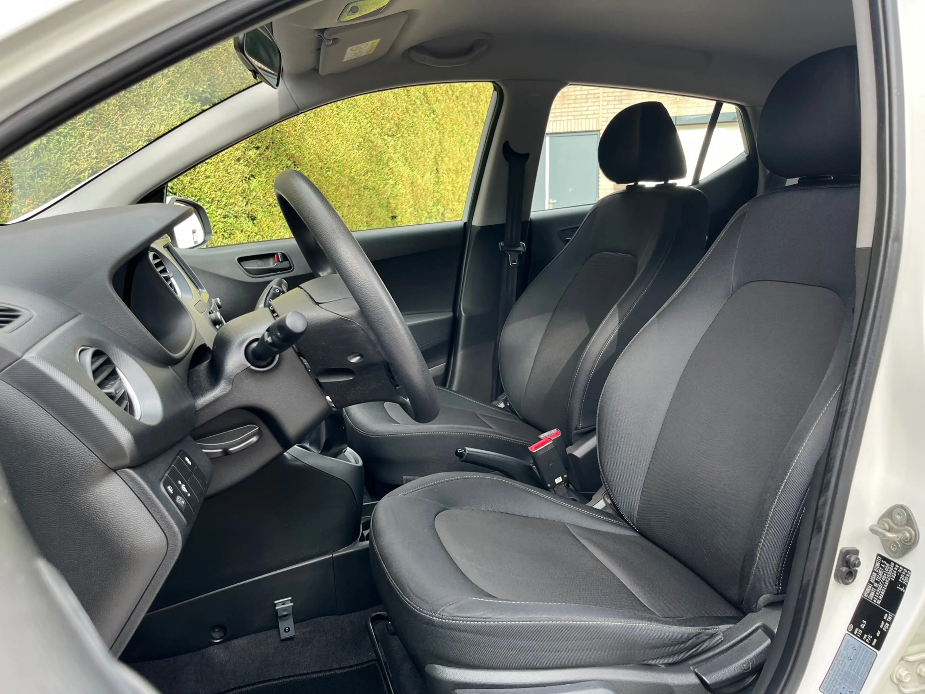 Hyundai i10 1.0i Comfort, Apple carplay, cruise, pdc, navi , e — photo 10