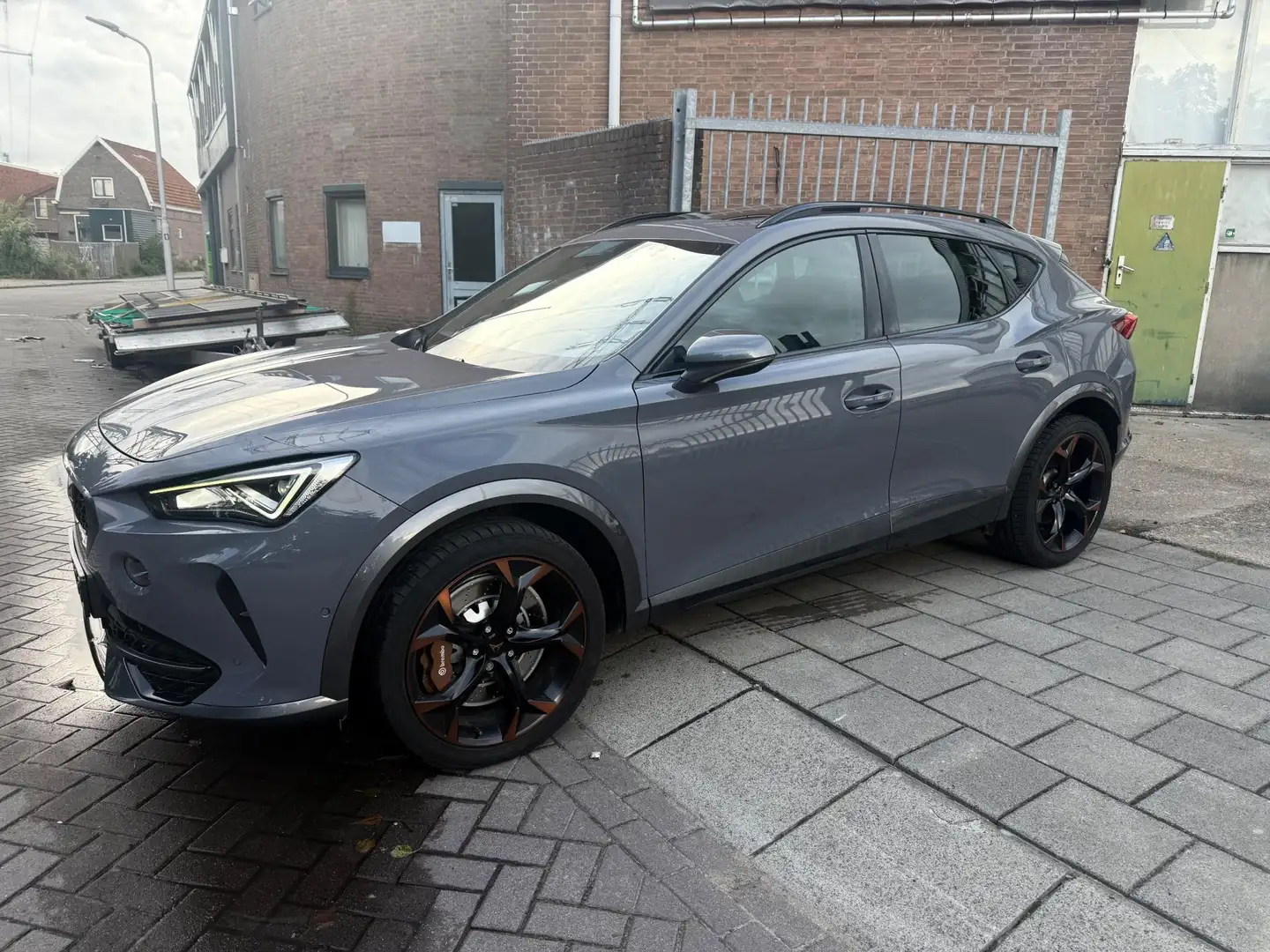CUPRA Formentor 2.0 TSI 4DRIVE Grijs - 2