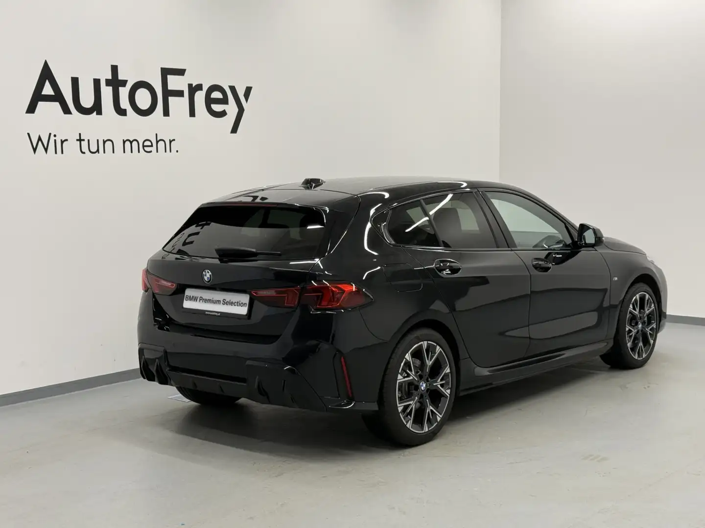 BMW 123 i xDrive Schwarz - 2