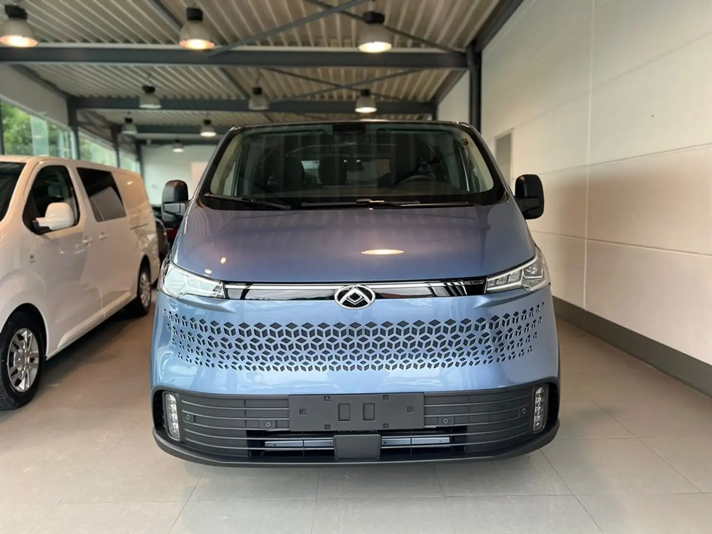 Maxus L1H1 88KWH * APPLE CARPLAY & ANDROID AUTO * NOOD- Bleu - 2