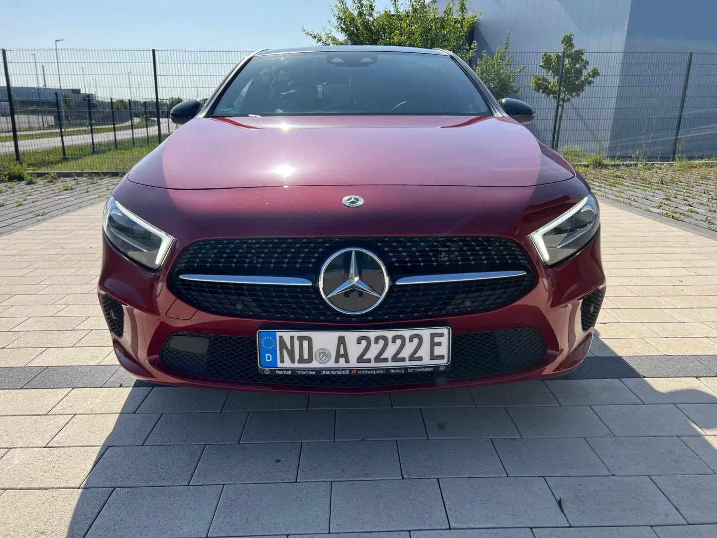Mercedes-Benz A 250 e 8G-DCT/Paronamadach/Top gepflegt Rouge - 2