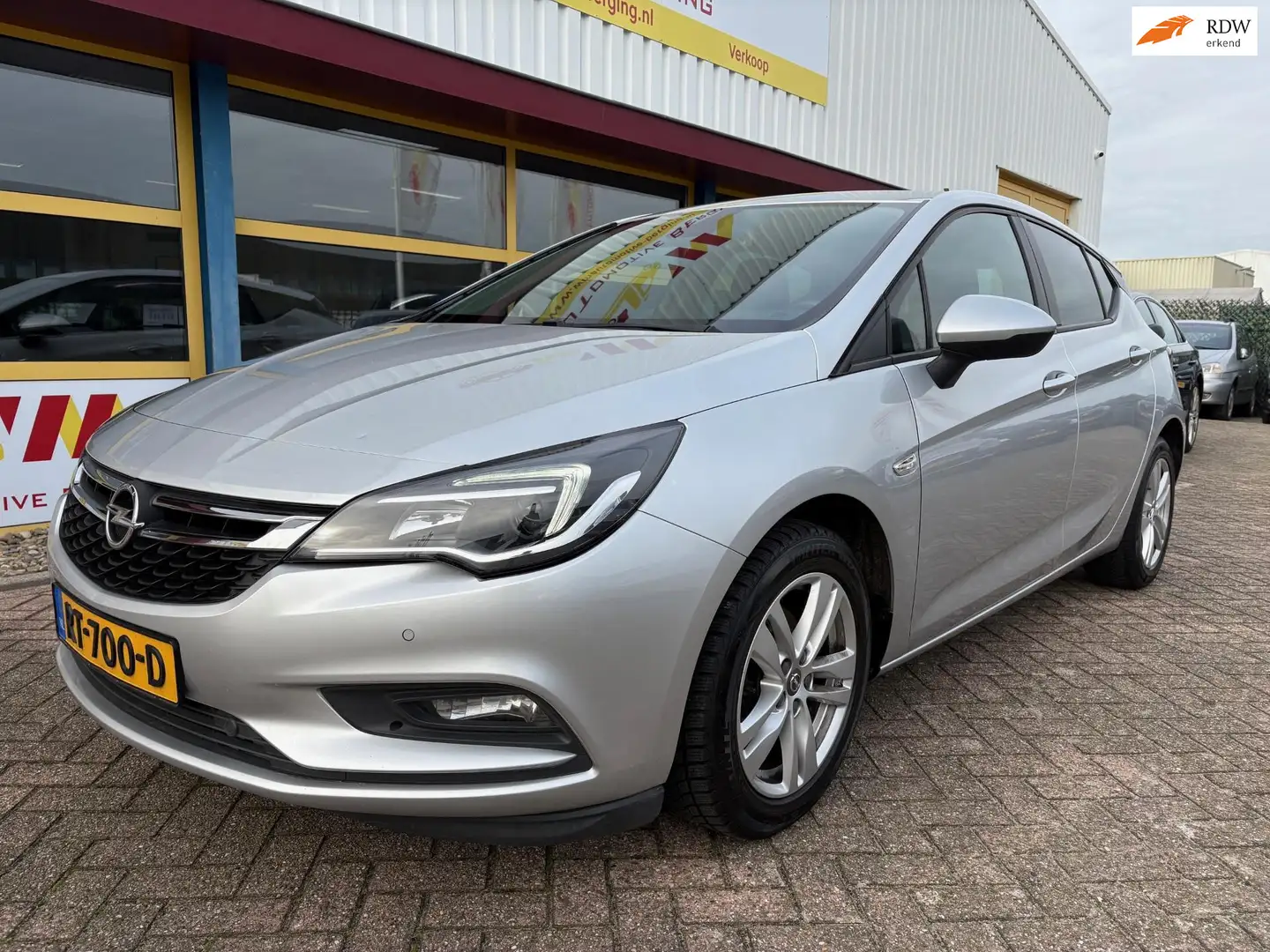 Opel Astra 1.0 Innovation AUTOMAAT APK T/M 23-1-2027 Gris - 1