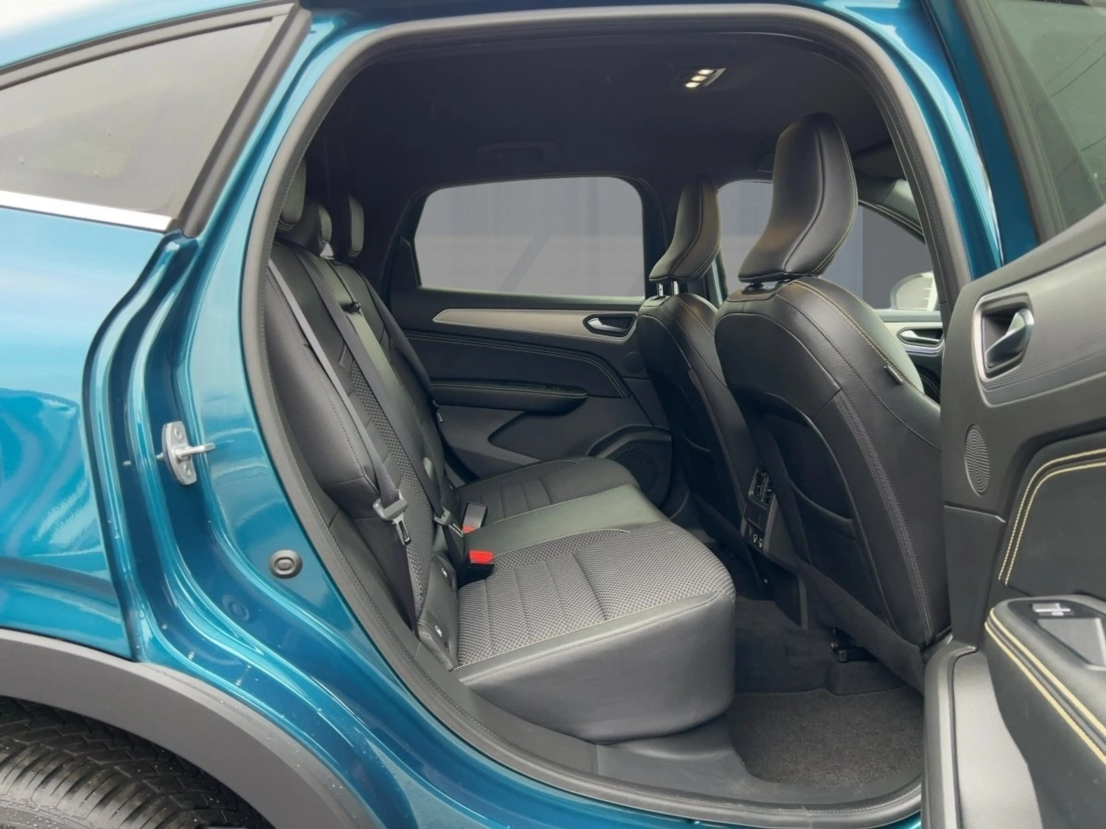 Renault Arkana TECHNO TCe 140 EDC LENKRAD BEHEIZBAR — photo 9