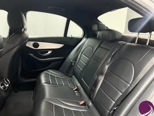 Mercedes-Benz C-Class view 9