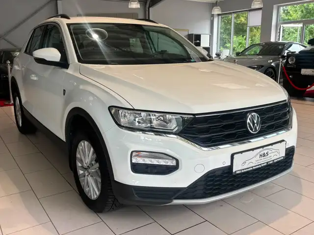 Volkswagen T-Roc view 8