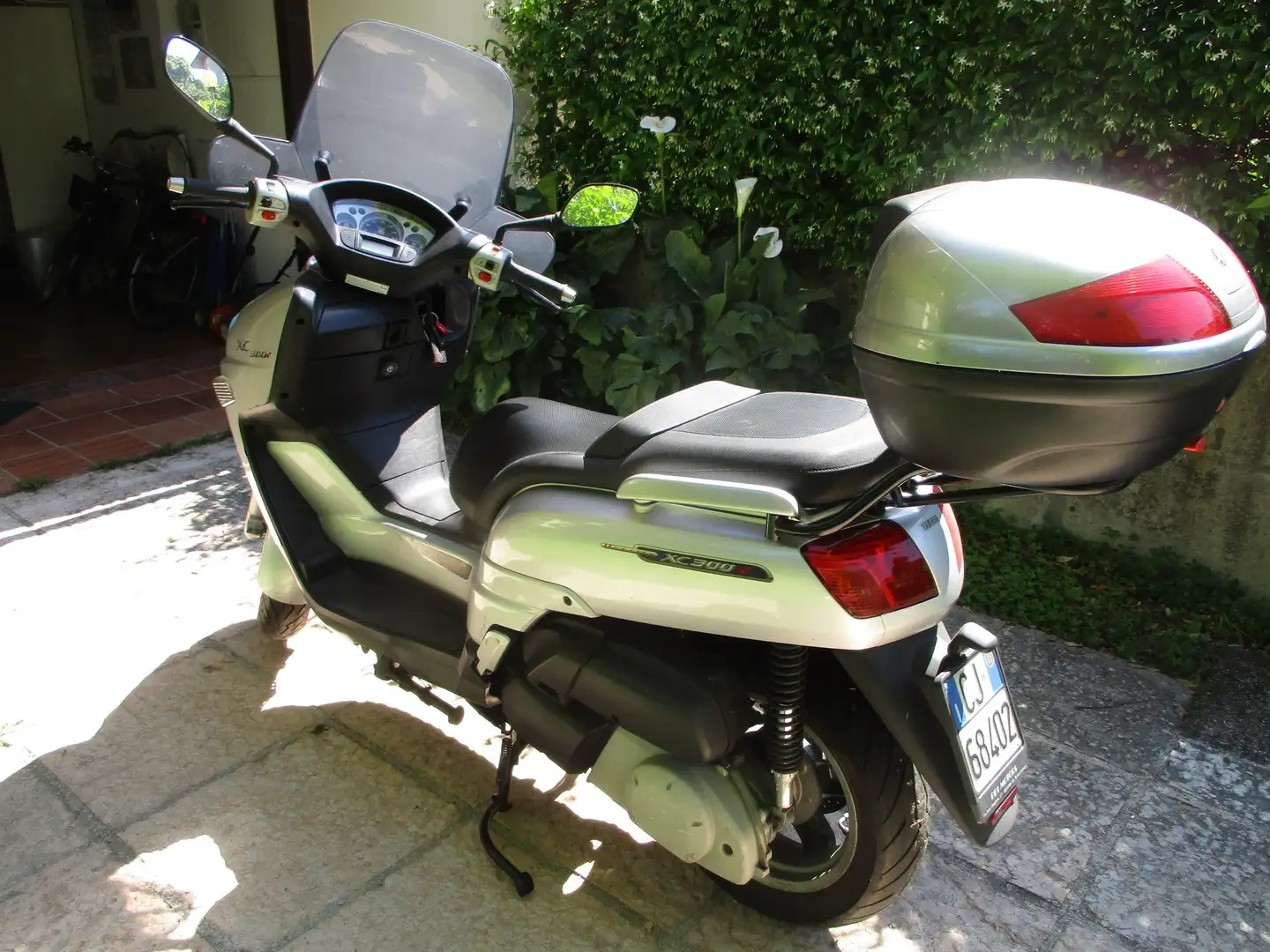 Yamaha Versity 300 Argento - 1