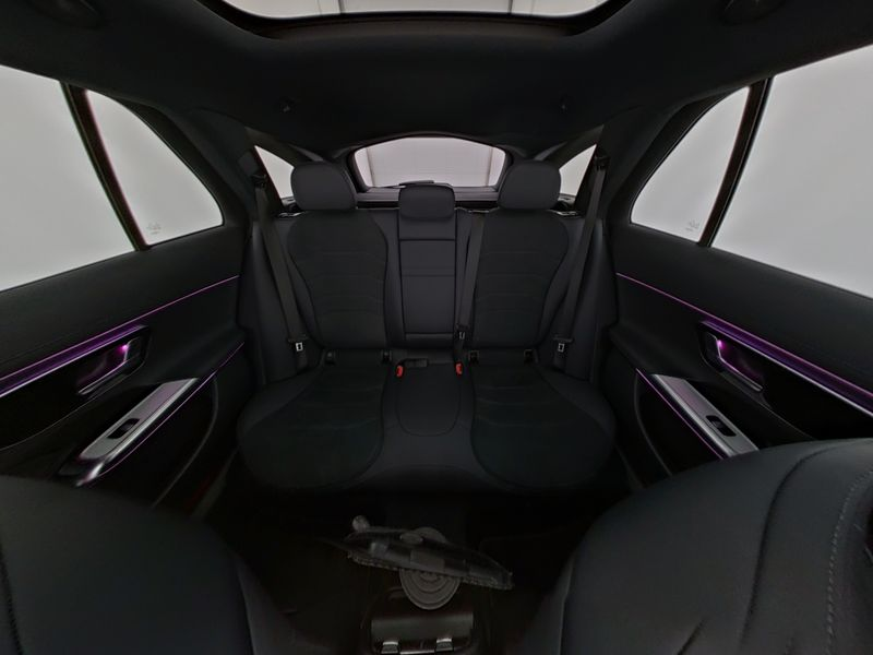 Mercedes-Benz E 220 d T AMG AMG/PANO/AHK/DIST./LED/RFK — photo 5