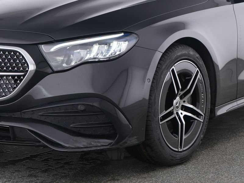 Mercedes-Benz E 220 d T AMG AMG/PANO/AHK/DIST./LED/RFK — photo 9