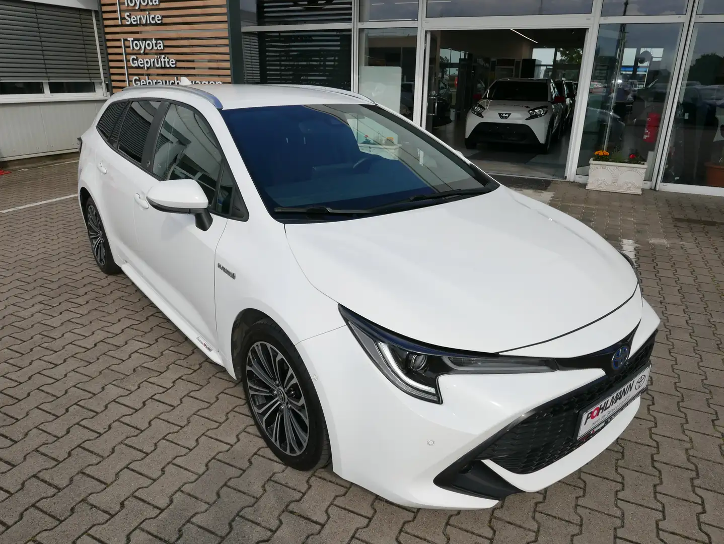 Toyota Corolla Touring Sports 2.0 Hybrid Team D Technik Blanc - 2