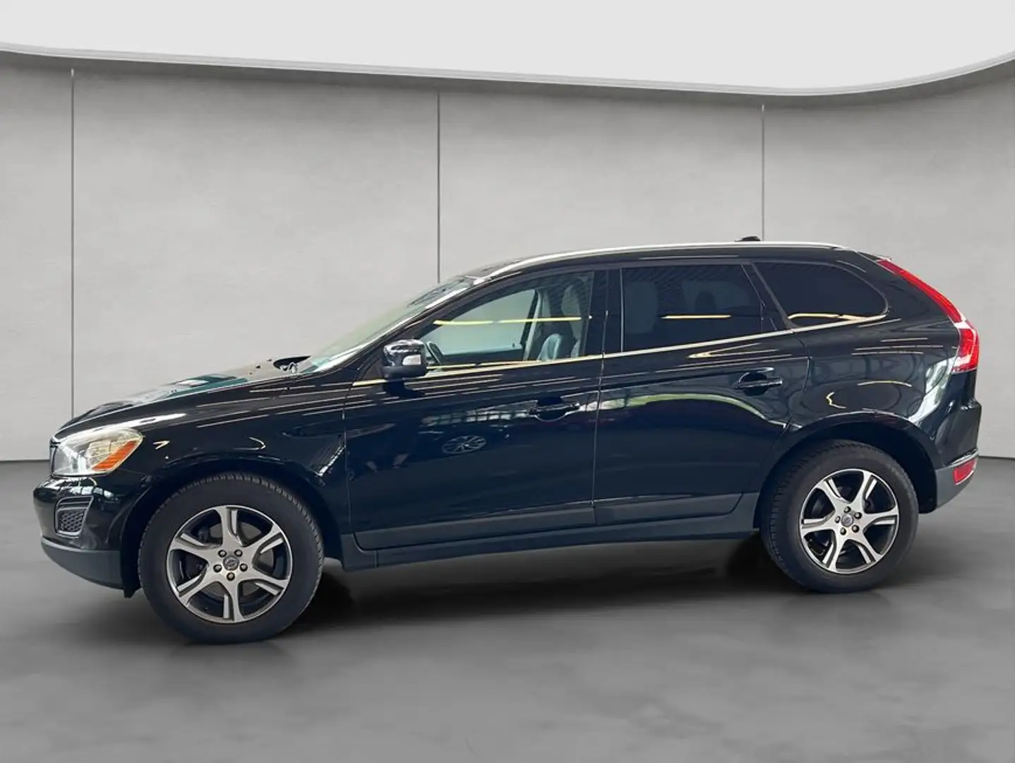 Volvo XC60 XC60 D5 AWD Summum Glasd Leder Navi Dual-Xenon Negro - 2