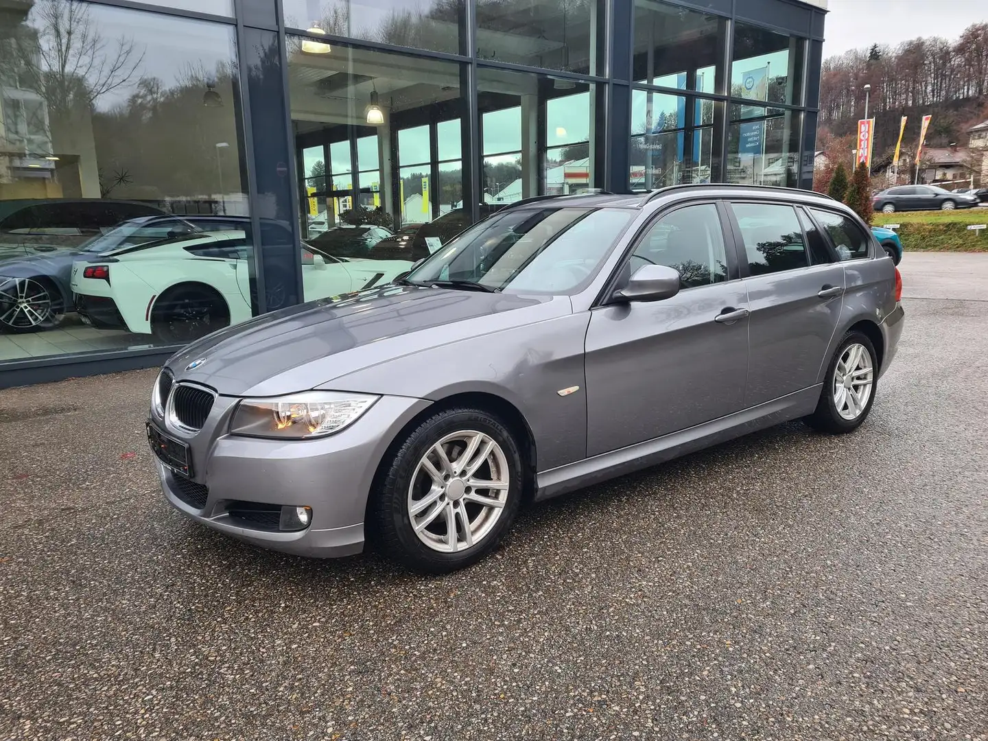 BMW 318 i Touring Pano Comfort 8-fach Grau - 1