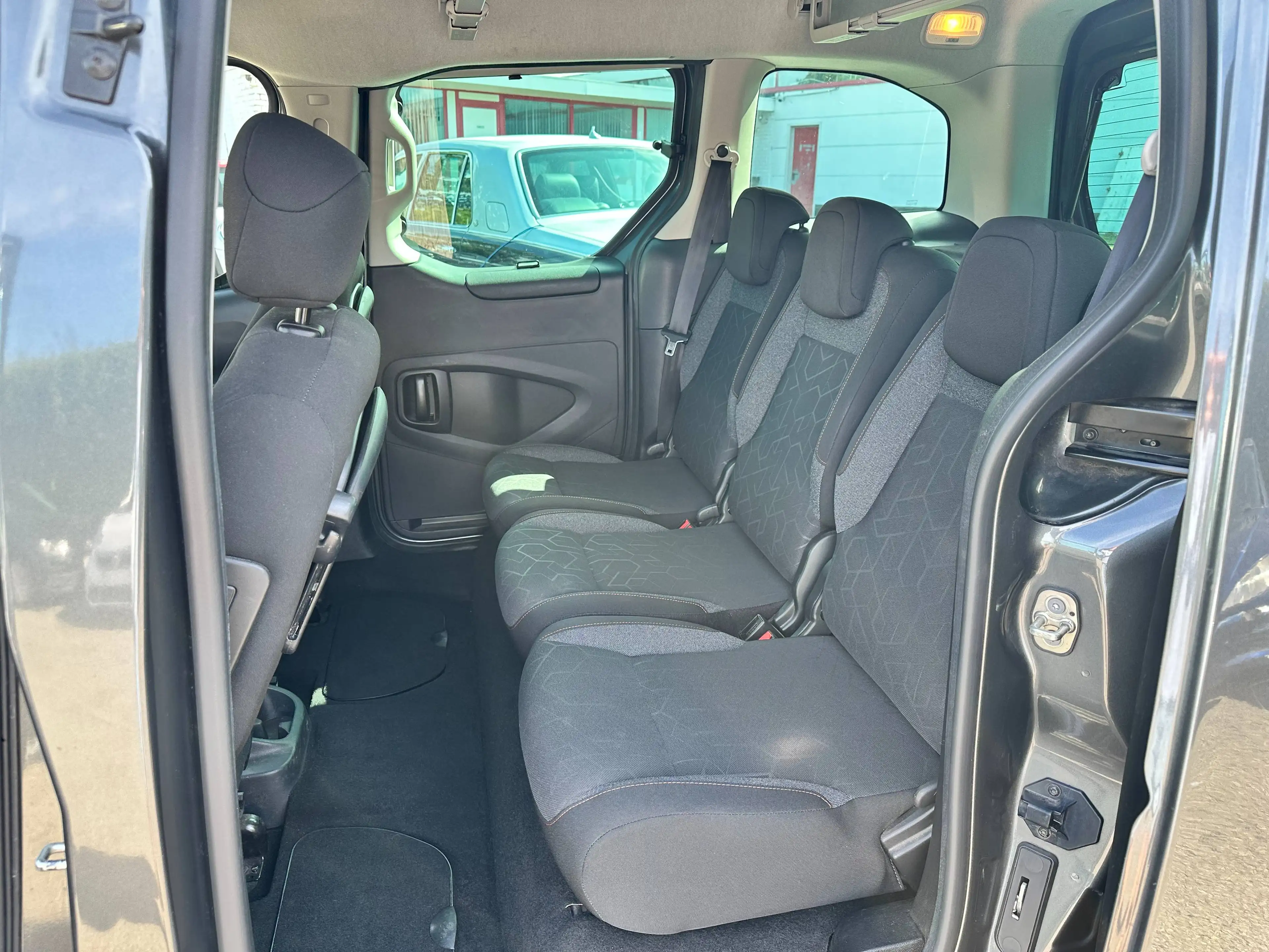 Peugeot Partner Partner Tepee 1.6 BlueHDi Active Automat. Carplay — photo 10