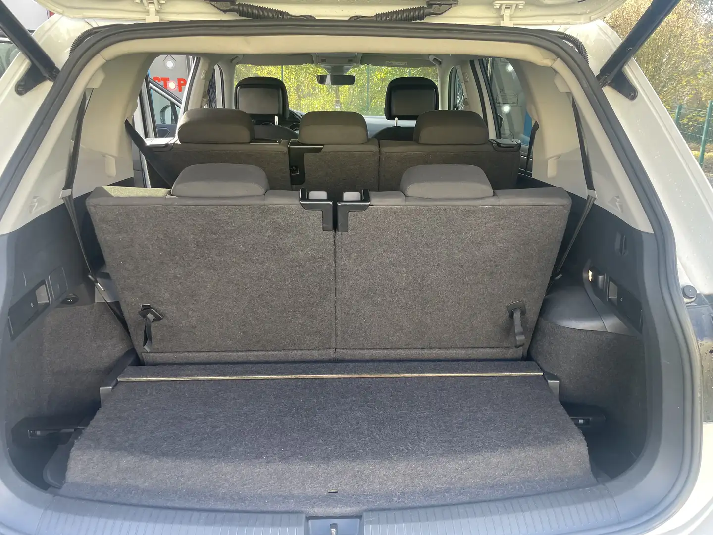 Volkswagen Tiguan Allspace Confort Line buisiness Білий - 1