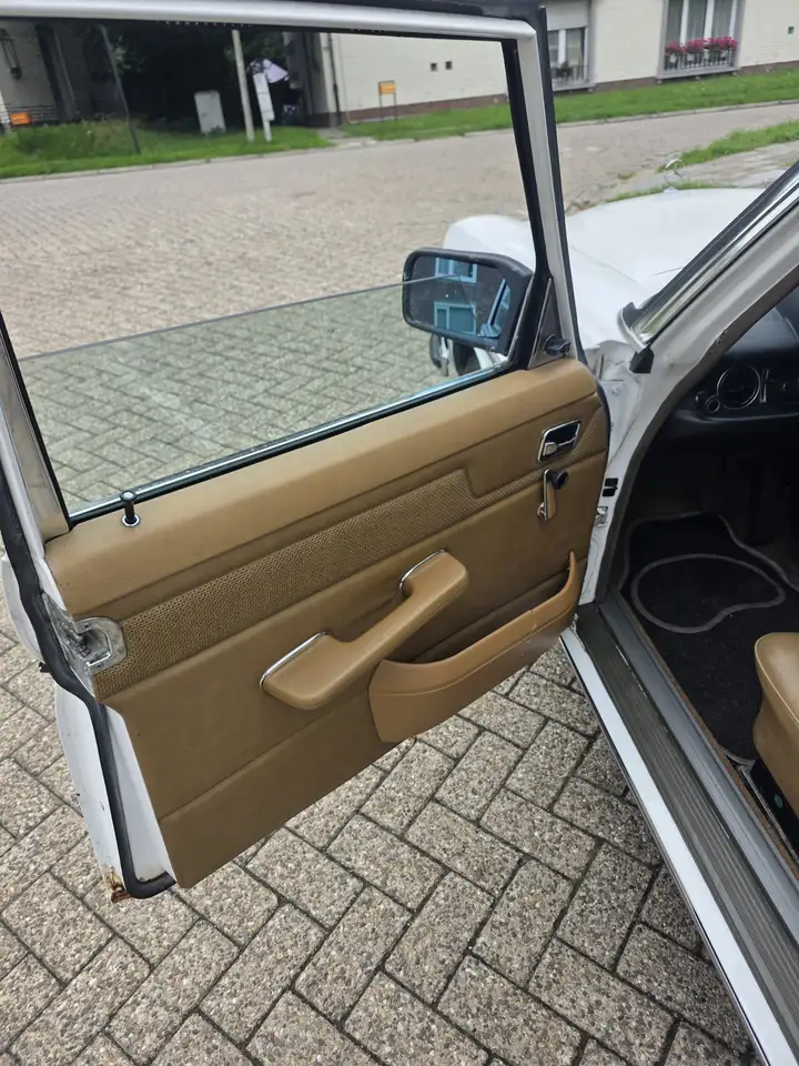 Mercedes-Benz 230, foto 9