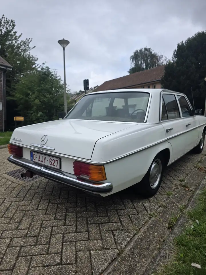 Mercedes-Benz 230, foto 4
