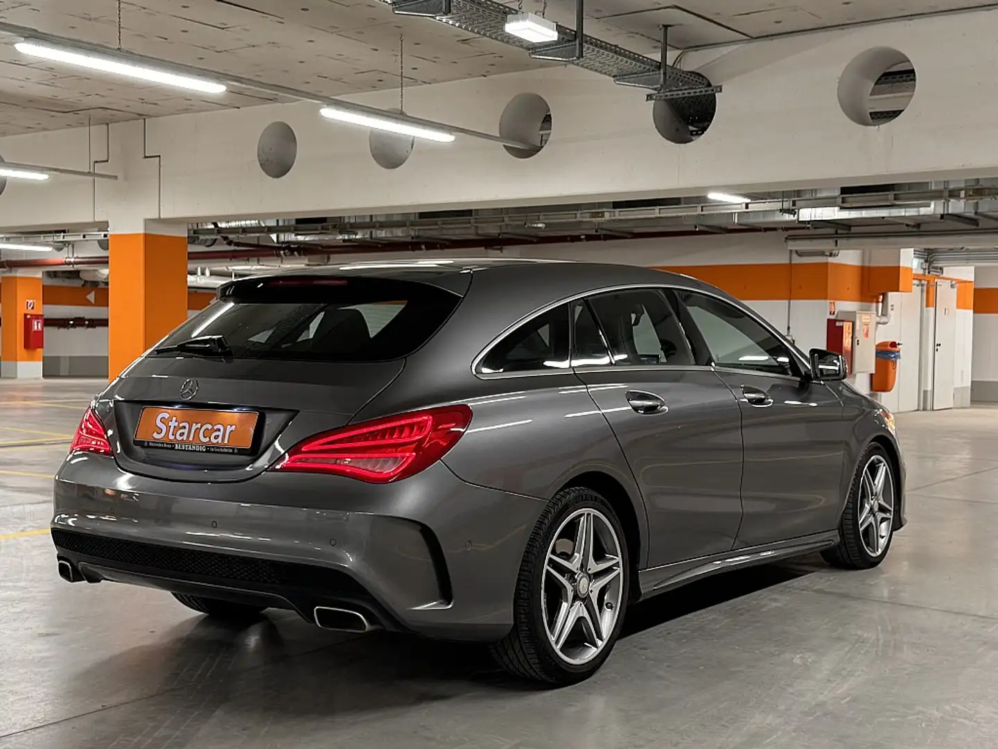 Mercedes-Benz CLA 200 CDI Shooting Brake Aut.//AMG-Line// BI-XENON*TE... Gris - 2