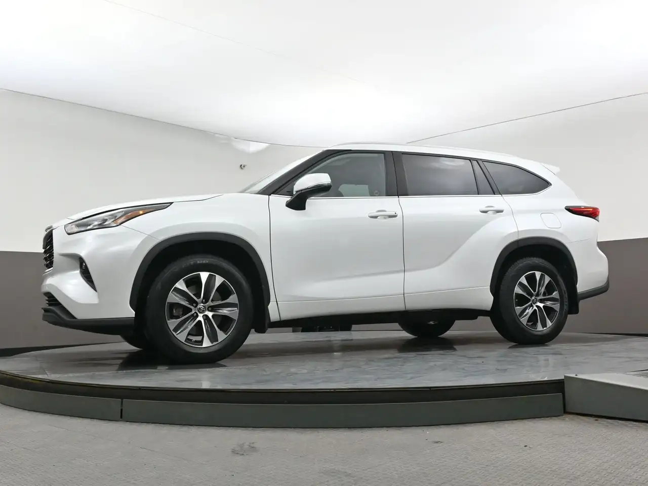Toyota Highlander снимка Toyota Highlander