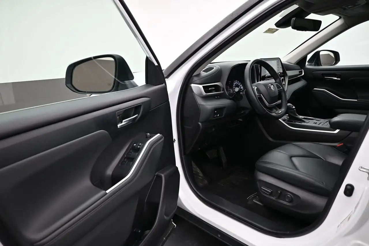 Toyota Highlander снимка Toyota Highlander