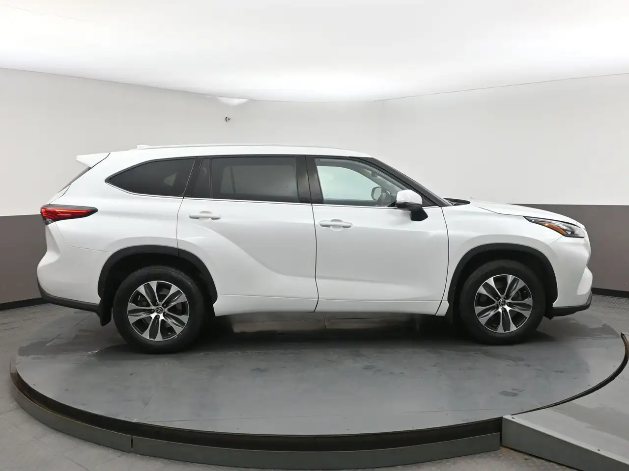 Toyota Highlander снимка Toyota Highlander