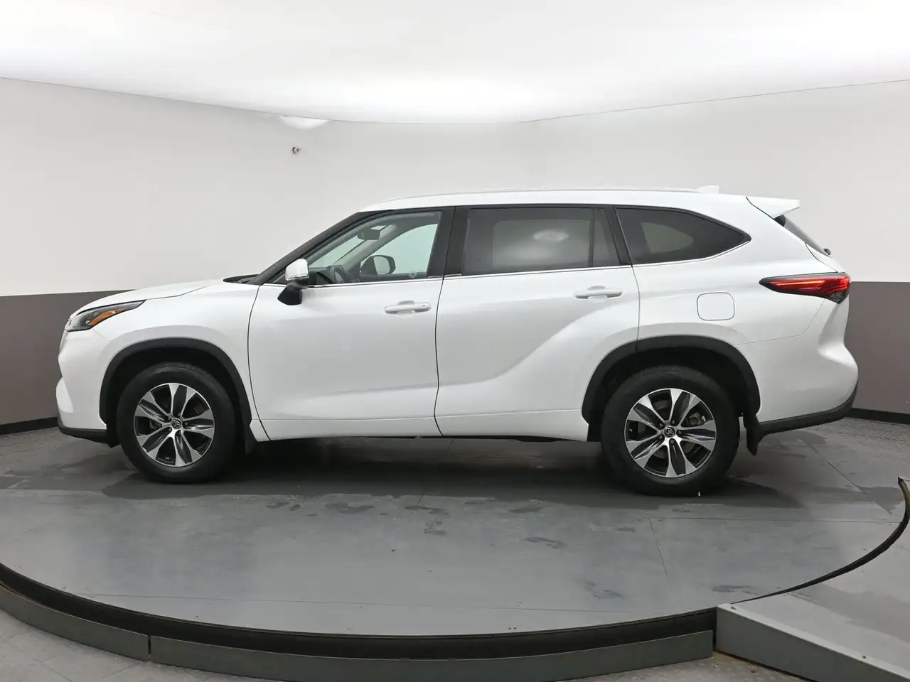 Toyota Highlander снимка Toyota Highlander